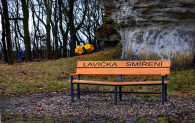 Lavička smíření na podzim