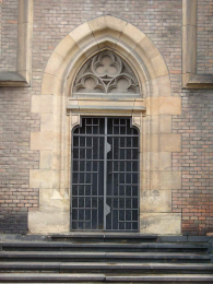 portál kostela